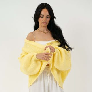 Krótki oversize’owy kardigan “CozyGlam”