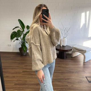 Krótki oversize’owy kardigan “CozyGlam”