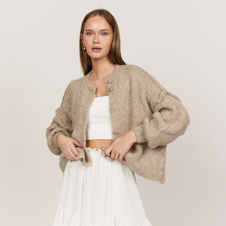 Krótki oversize’owy kardigan “CozyGlam”